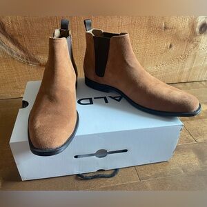 *SOLD* ALDO tan suede Chelsea boots size 9,5 US